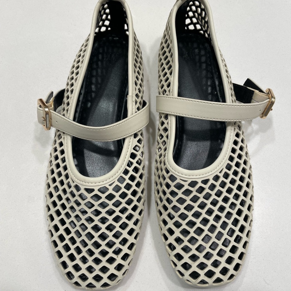 H&M New Cream Mesh Perforated Mary Jane Flats with Buckle Strap Size 36